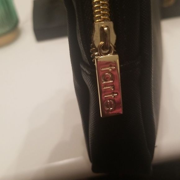 Tarte Cosmetics Toiletries Bag 9" X 6" Black Stefano Leather Look EUC! - Picture 7 of 9